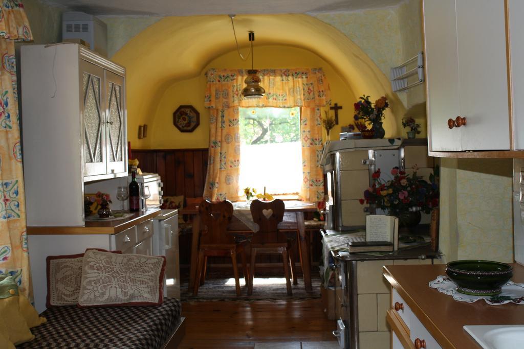 Weinbau-Gaestezimmer Martin Und Eva Maria Jamek Weissenkirchen in der Wachau Bagian luar foto