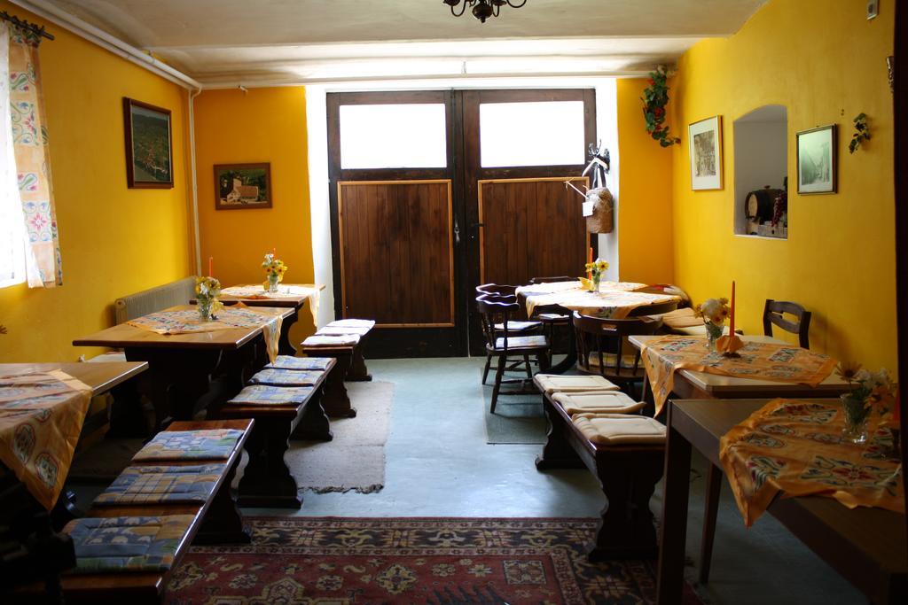 Weinbau-Gaestezimmer Martin Und Eva Maria Jamek Weissenkirchen in der Wachau Bagian luar foto