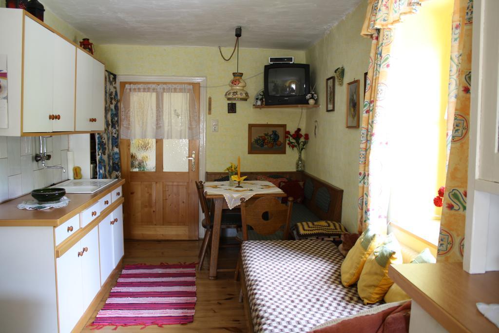 Weinbau-Gaestezimmer Martin Und Eva Maria Jamek Weissenkirchen in der Wachau Bagian luar foto